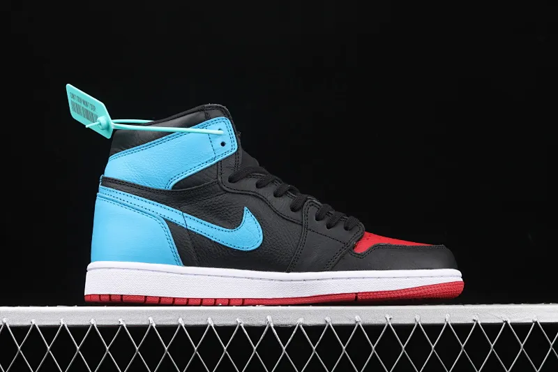All categories Air Jordan Jordan series basketball shoes Air Jordan 1 High Air Jordan 1 High OG "UNC To Chicago" AJ1 Joe 1 police light 2.0 CD0461-046